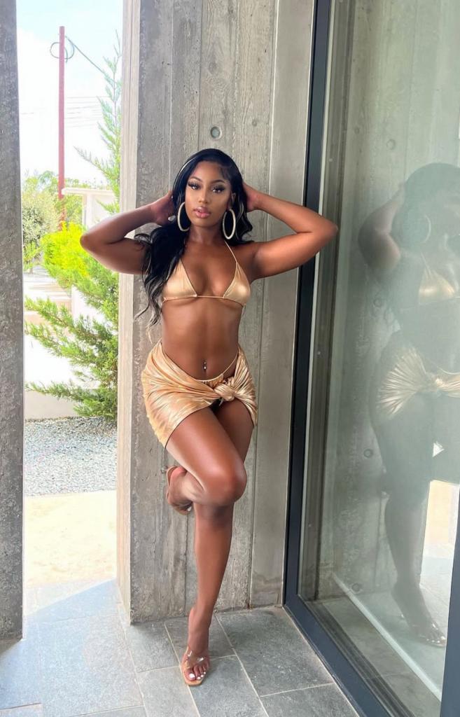 632449950: Chica busca chico en Barcelona