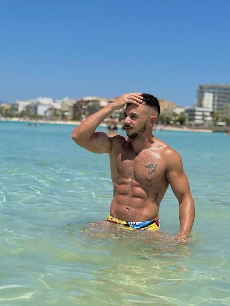 Chico busca chica en Las Palmas: 