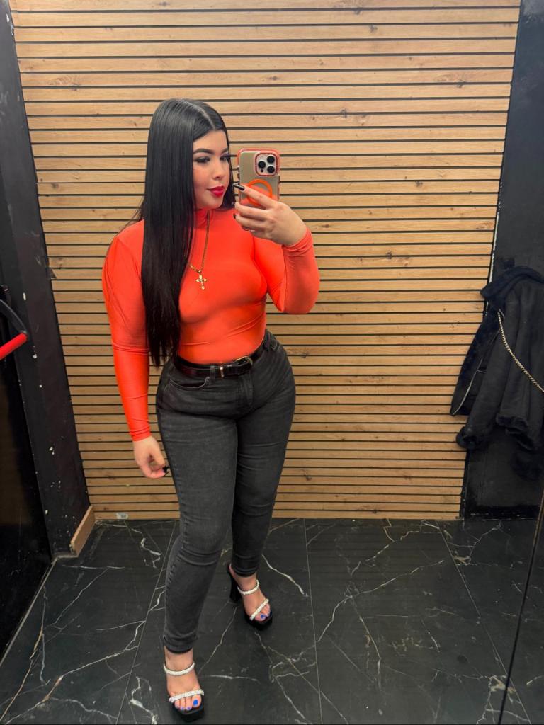 Chica busca chico en Granada: 