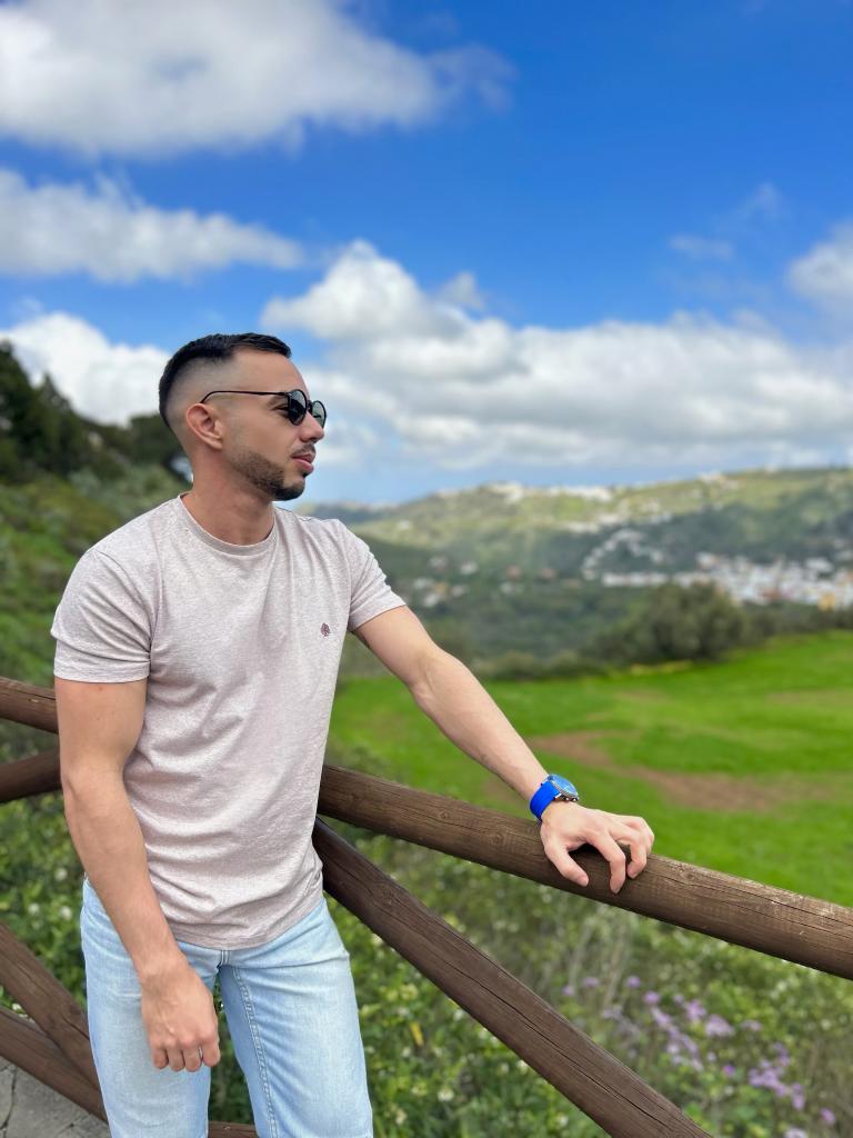 Chico busca chica en Las Palmas: 