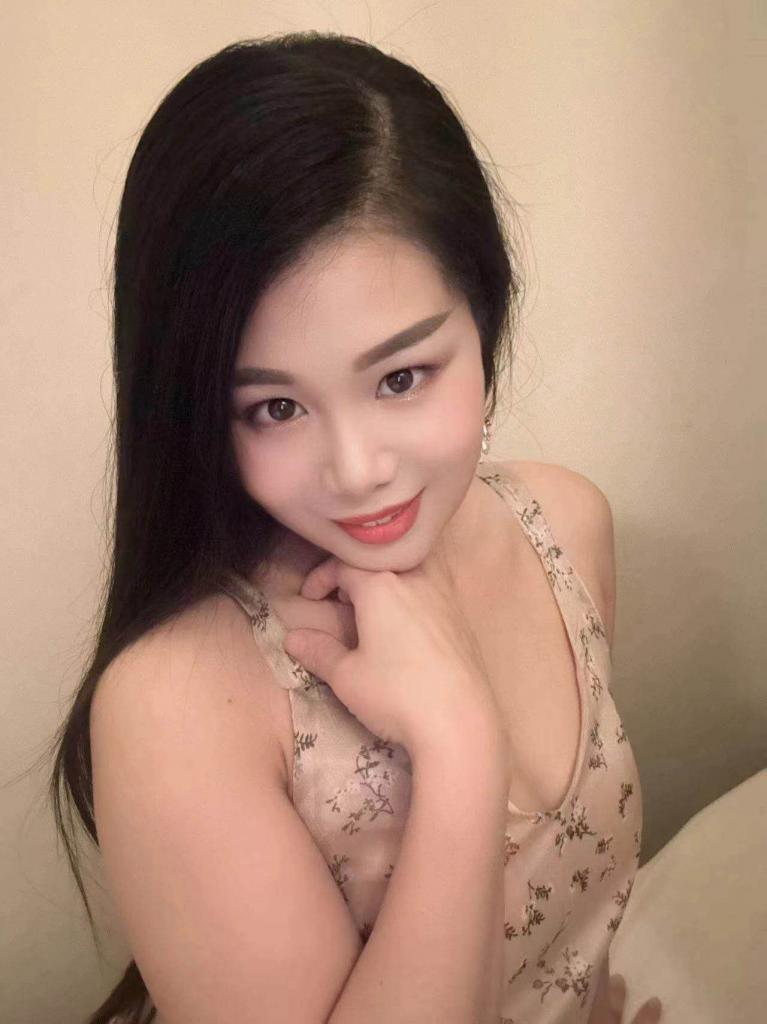 670693639: Chica busca chico en Valencia