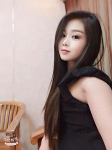 670693639: Chica busca chico en Valencia