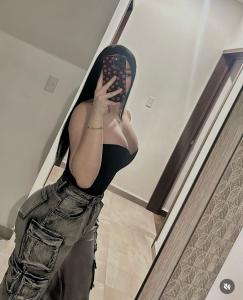 643294447: Chica busca chico en Tenerife