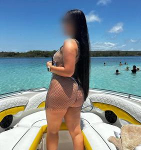 647781560: Chica busca chico en Barcelona