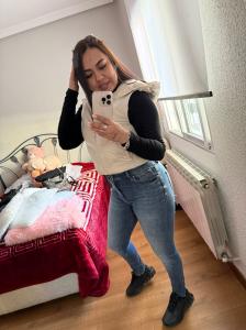 607817593: Chica busca chico en Badajoz