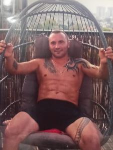 623949778: Chico busca chica en Pontevedra