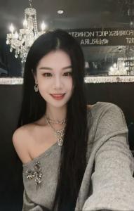 670693639: Chica busca chico en Valencia