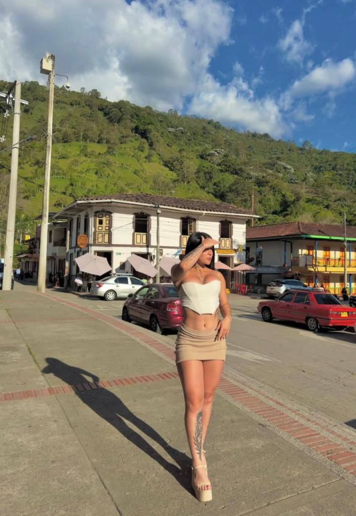 641260976: Chica busca chico en León