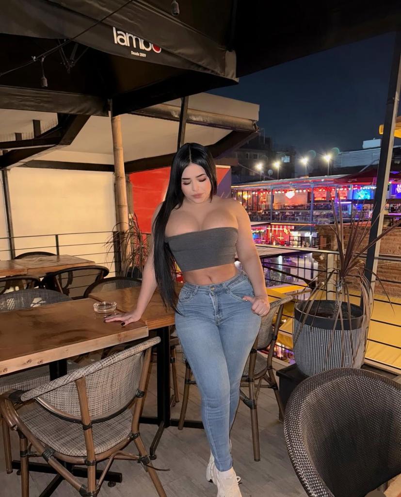 Chica busca chico en Almería: 