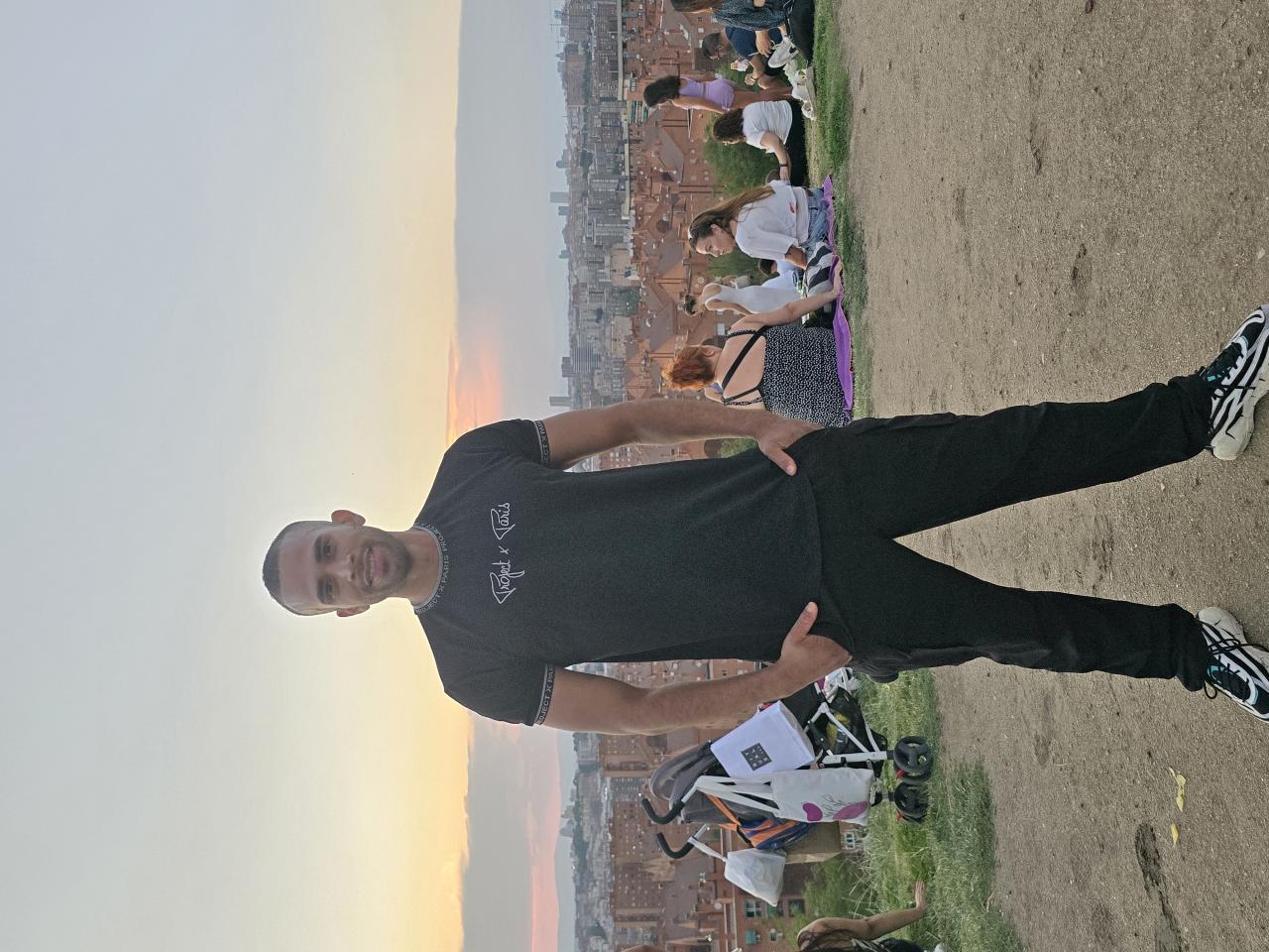 647364661: Chico busca chica en Madrid