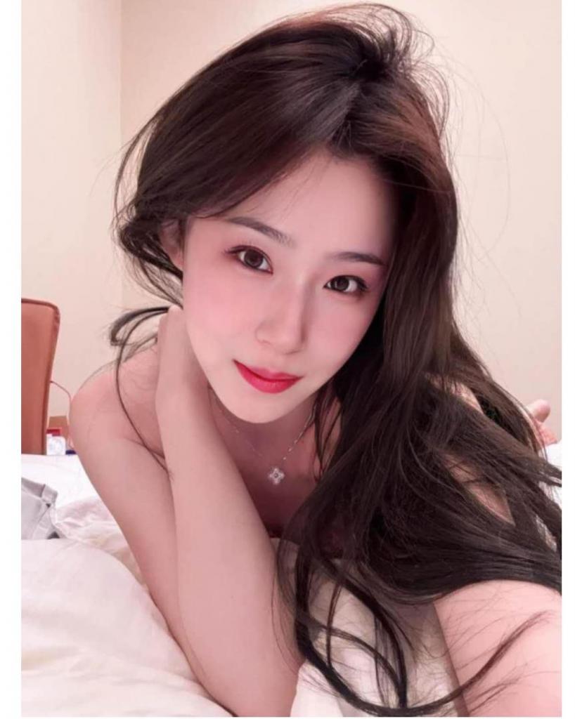 Chica busca chico en Alicante: Chica busca chico