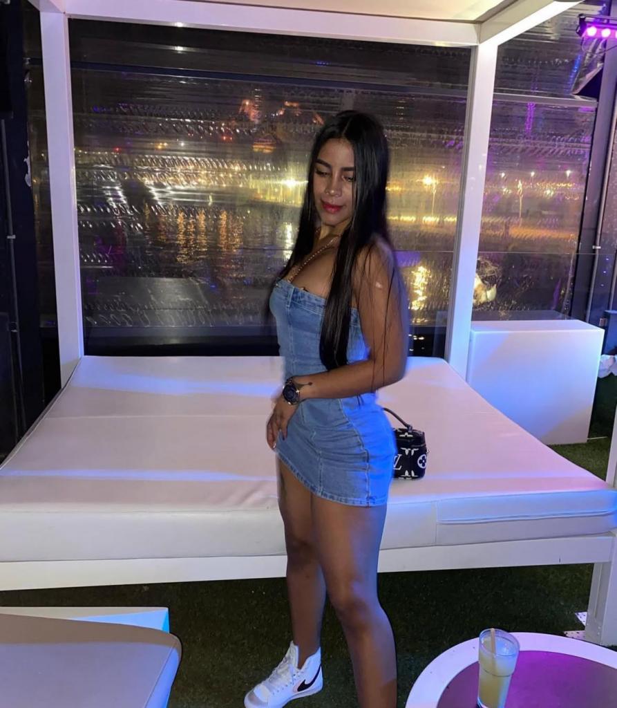 Chica busca chico en Almería: 