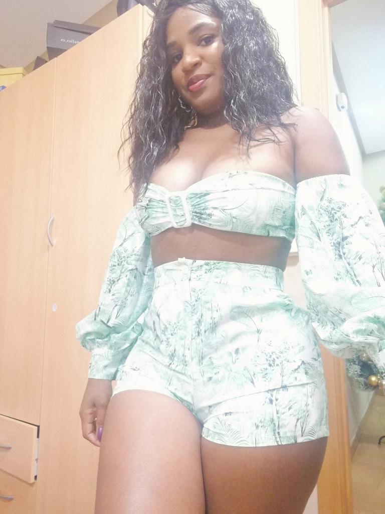 Chica busca chico en Almería: 