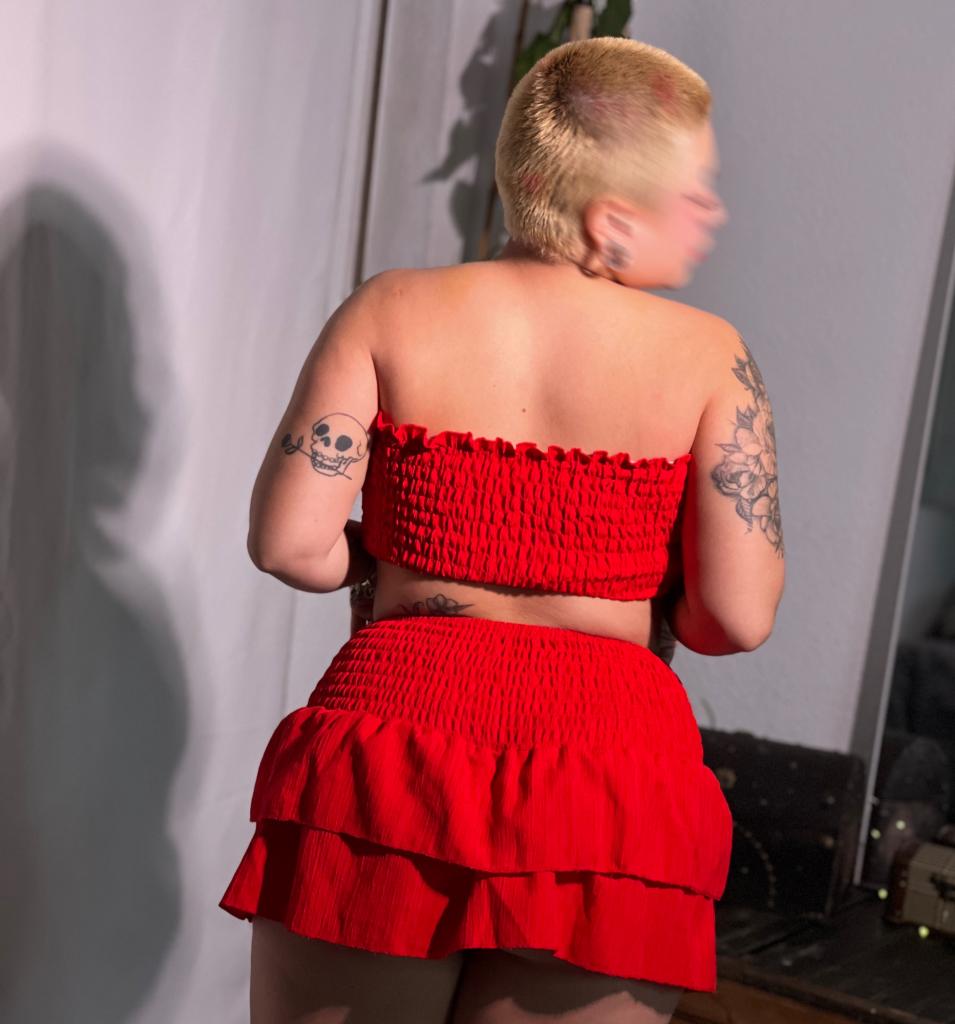 Chica busca chico en Granada: 