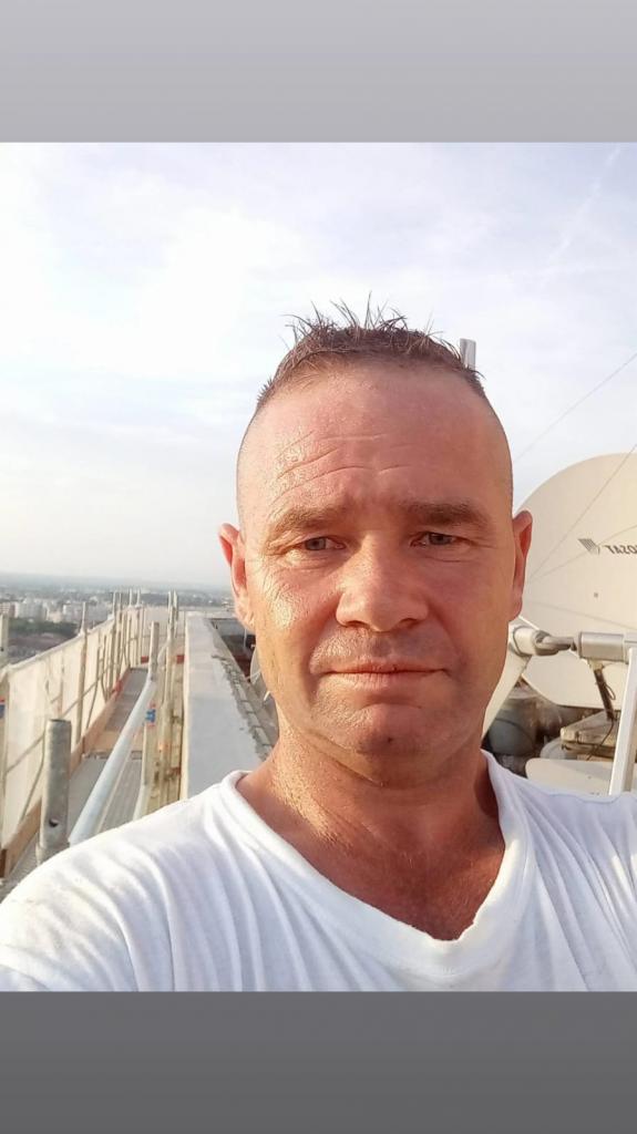 641076157: Chico busca chica en Ciudad Real