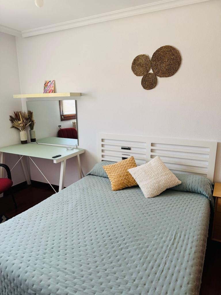 Chica busca chico en Zaragoza: Chica busca chico