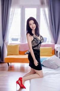 611841371: Chica busca chico en Barcelona