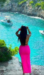 675227470: Chica busca chico en Barcelona