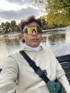 617544101: Chico busca chica en Madrid