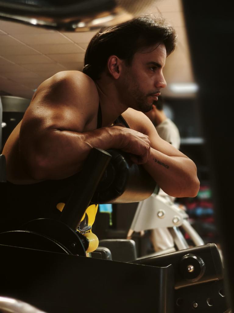 Chico busca chica en Granada: 