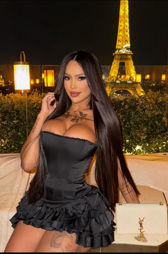 654421822: Travesti en Barcelona