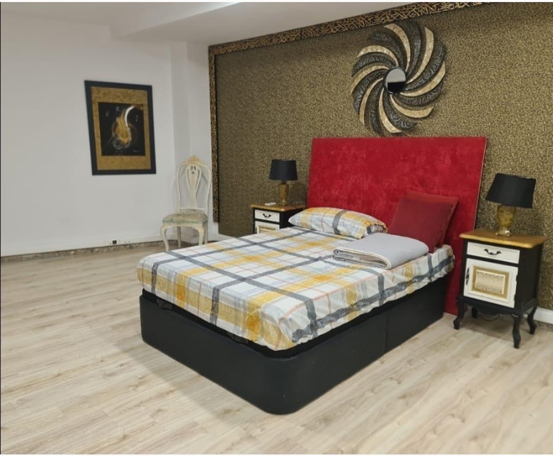 Chica busca chico en Cuenca: 