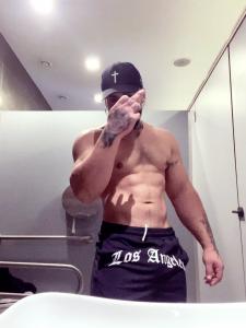 698133722: Chico busca chica en Barcelona