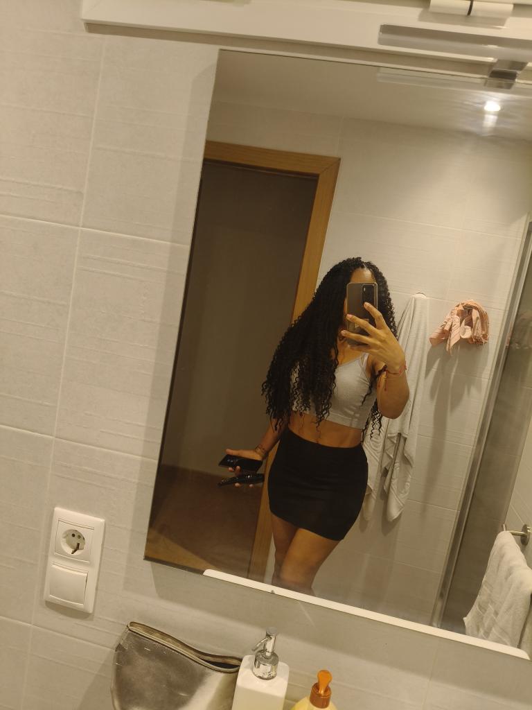 674832819: Chica busca chico en Navarra