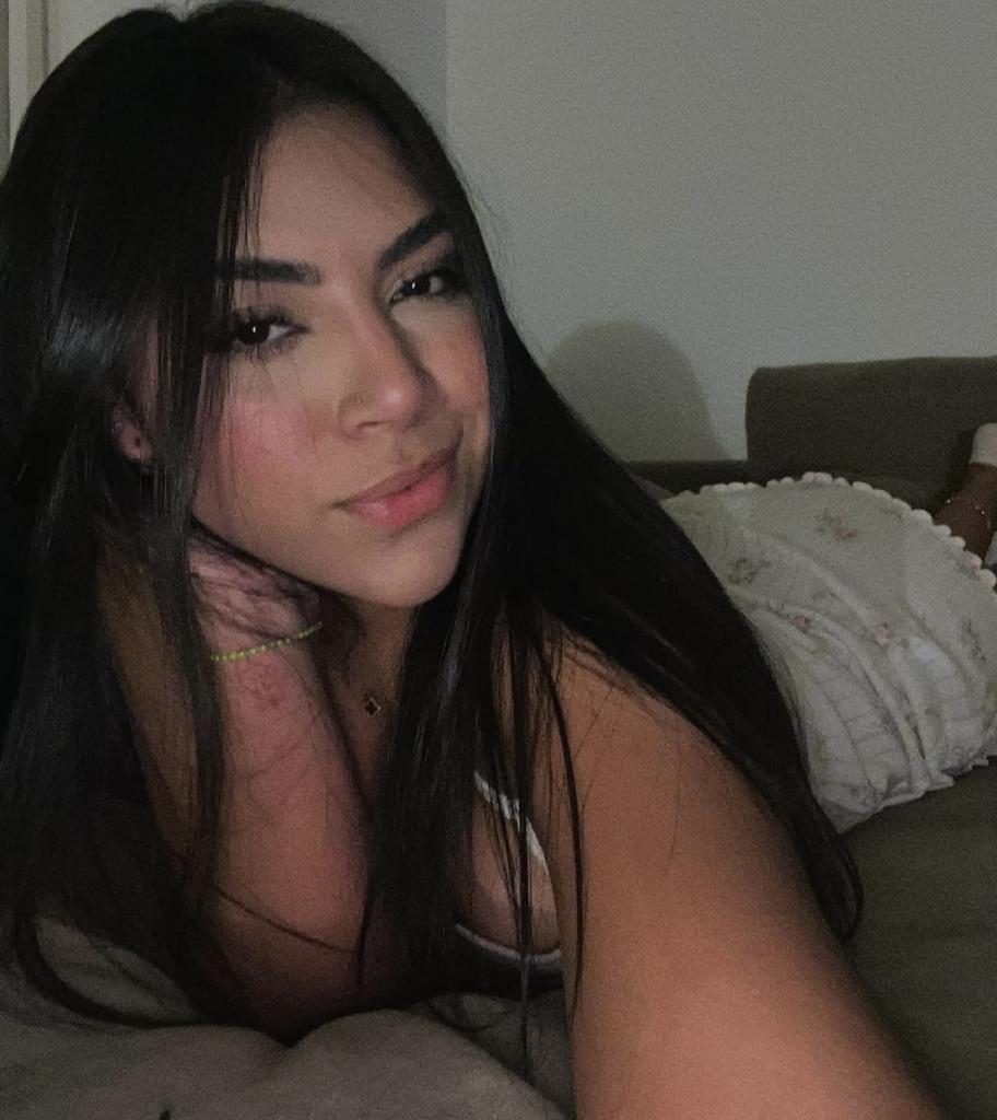 623114130: Chica busca chico en La Coruña