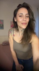 672546368: Chica busca chico en Barcelona