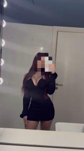 695284292: Chica busca chico en Barcelona