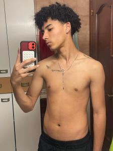 674002618: Chico busca chica en Barcelona