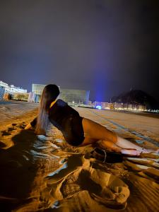 672425680: Chica busca chico en León