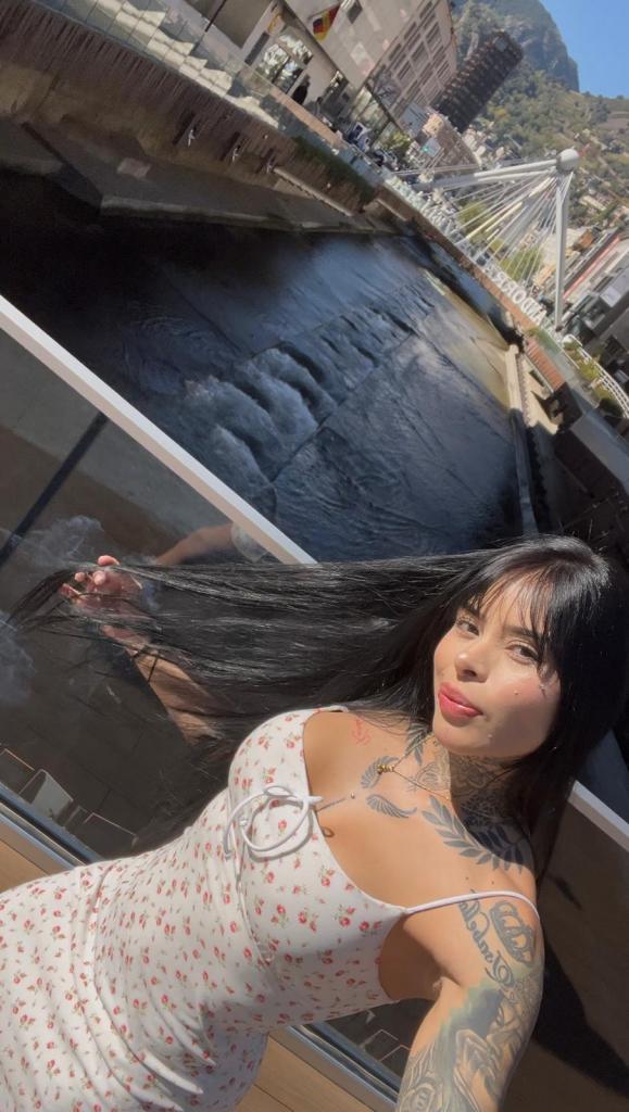 Chica busca chico en Ibiza: 