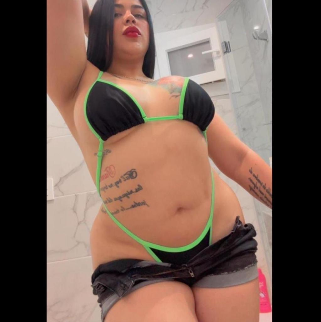 Chica busca chico en Málaga: Chica busca chico