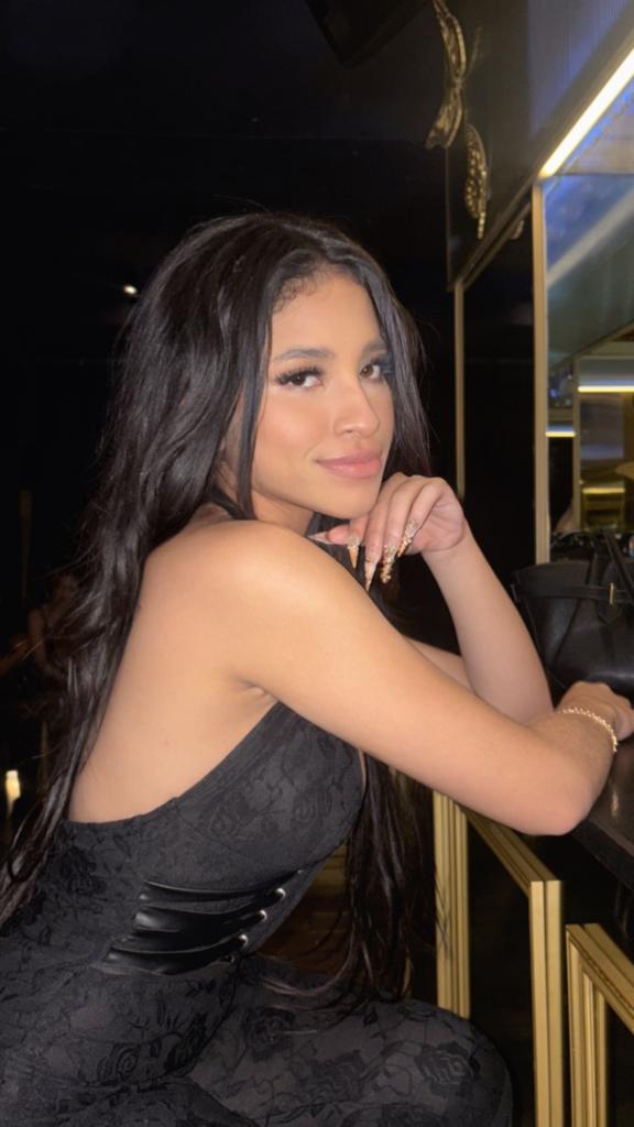 Chica busca chico en Alicante: Chica busca chico