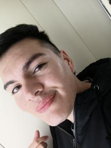 695992626: Chico busca chica en León