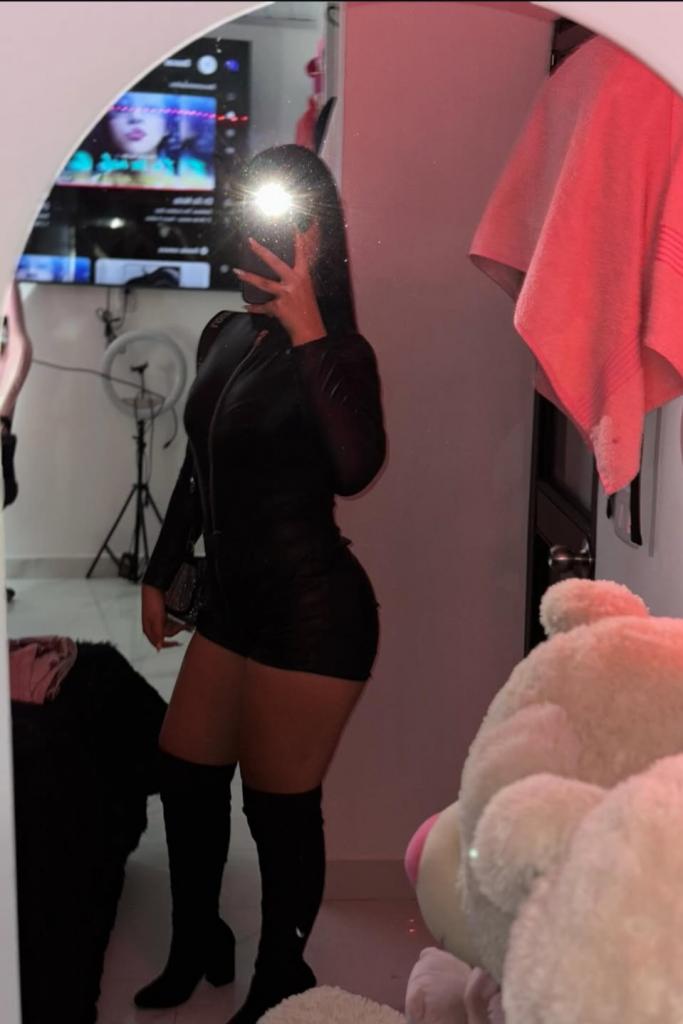 641904488: Chica busca chico en Burgos