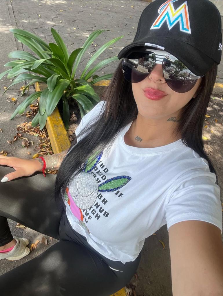 633053779: Chica busca chico en Barcelona