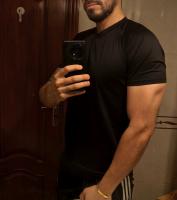 664194762: Chico busca chica en Barcelona