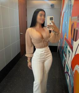 694211522: Chica busca chico en Málaga