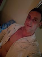 634222885: Chico busca chica en Sevilla