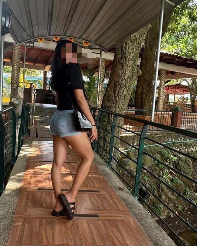 637973169: Chica busca chico en La Coruña