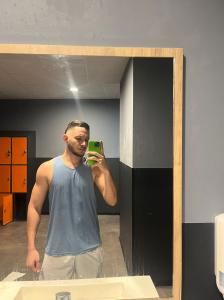 641464627: Chico busca chica en Madrid