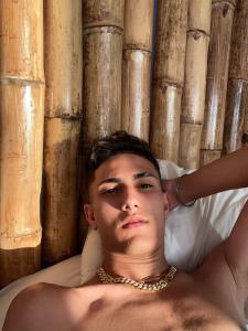 604385797: Chico busca chica en Alicante