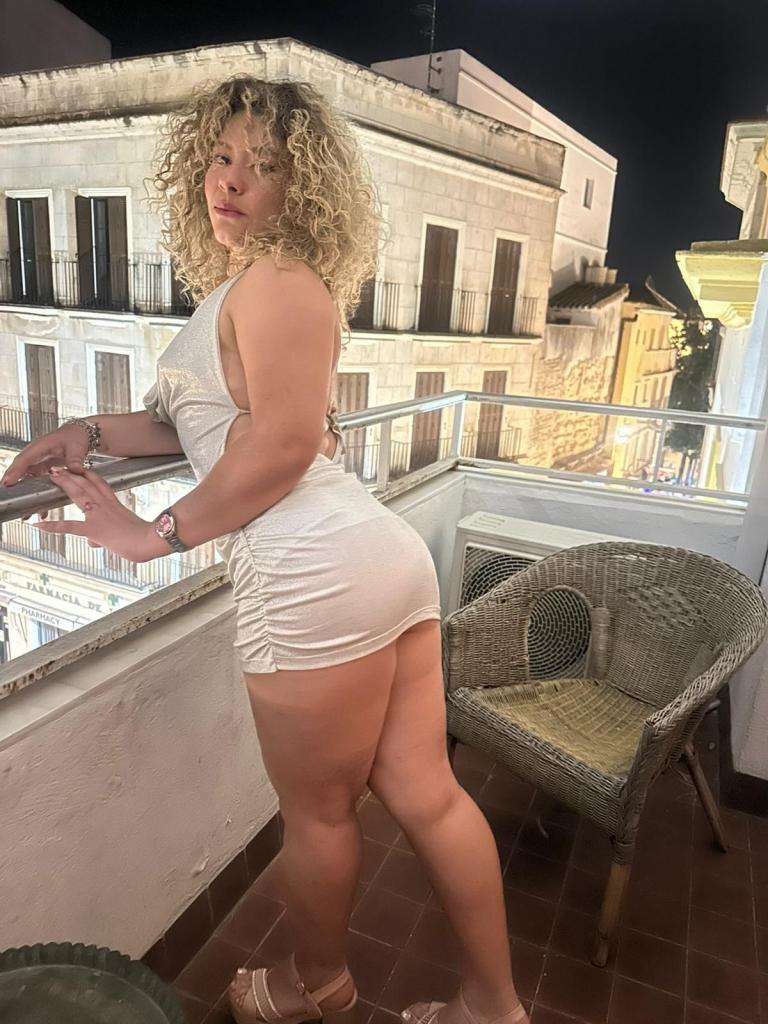 Chica busca chico en Cádiz: 