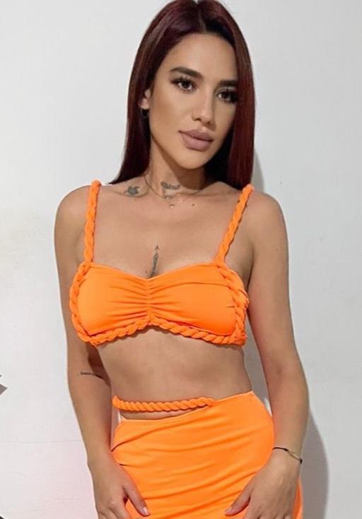 631700802: Chica busca chico en Ibiza