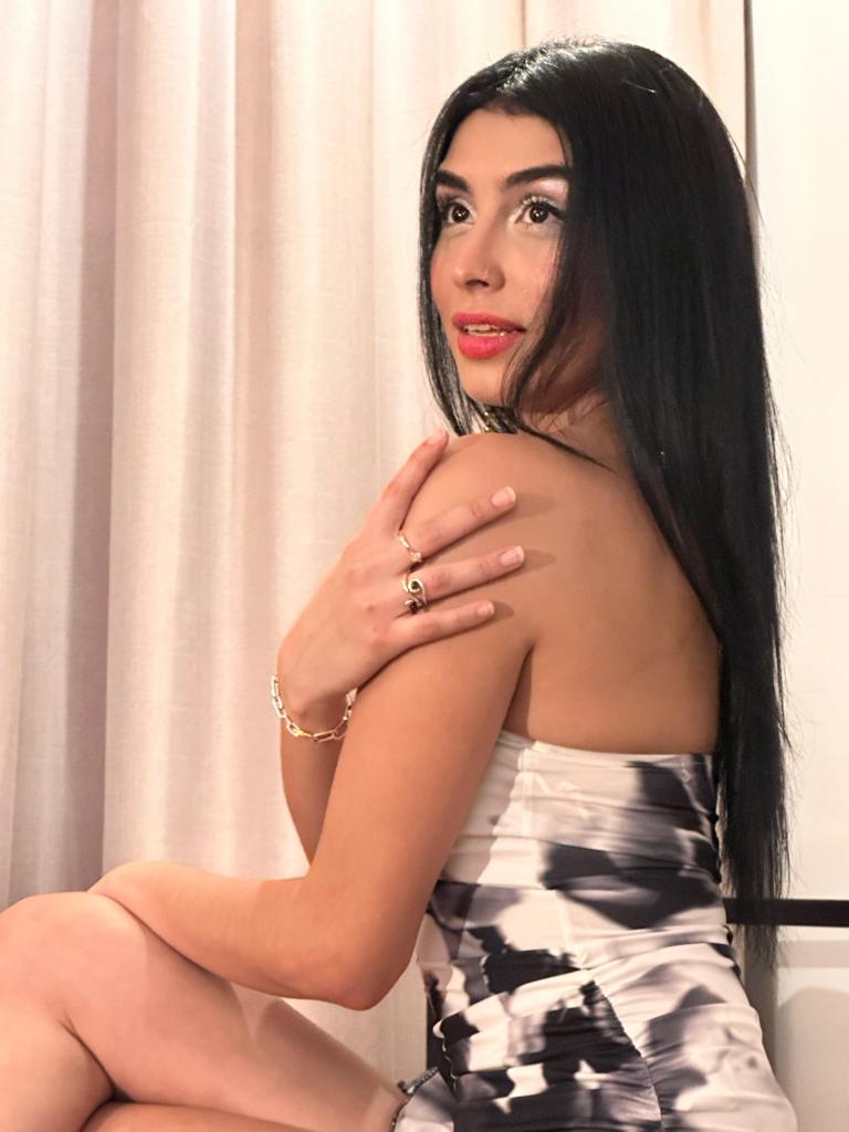 Chica busca chico en Ibiza: 