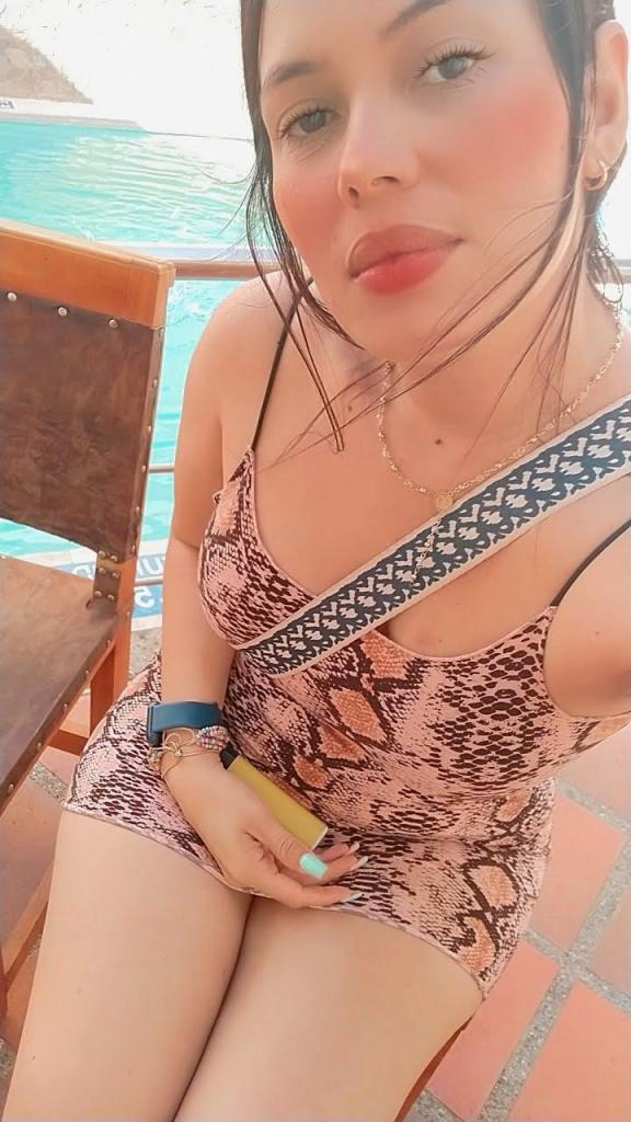 742055361: Chica busca chico en Granada