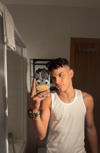 677499836: Chico busca chica en Madrid